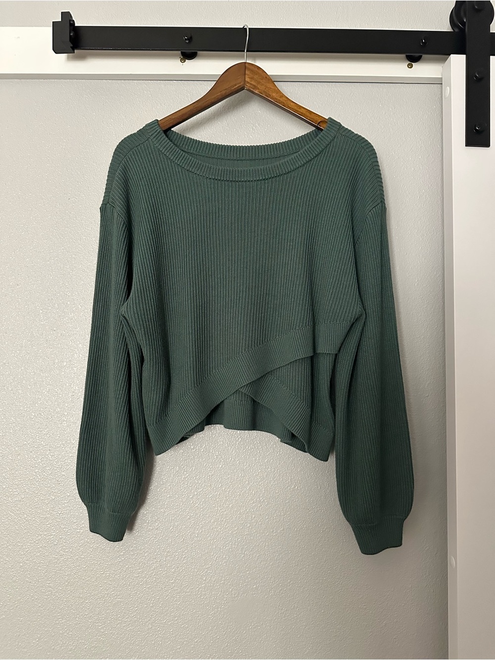LULULEMON 🍋 Reversible Ribbed Knit Crewneck Sweater Size 8
